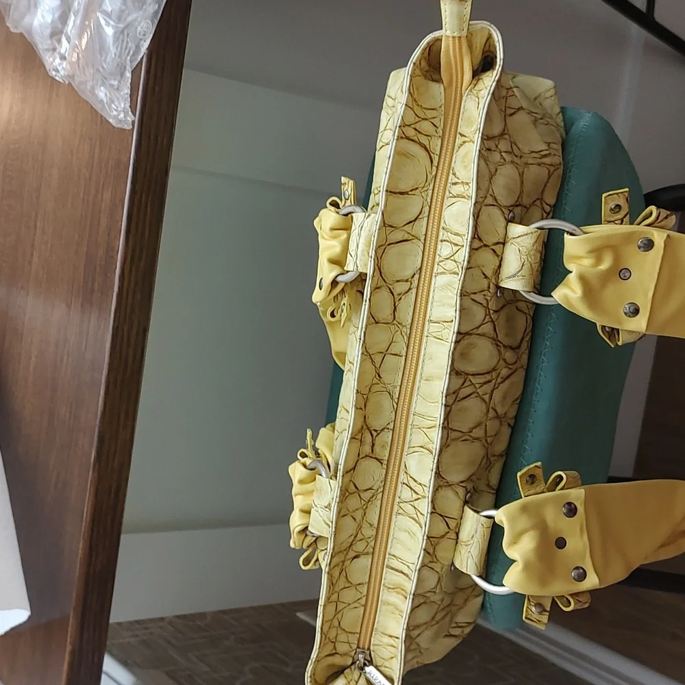 Ripani Yellow Ripple Embossed Leather Handbag - Picture 6 of 9